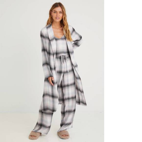 Bella Dahl Intimates & Sleepwear Nwt Bella Dahl Long Sleeve Shawl